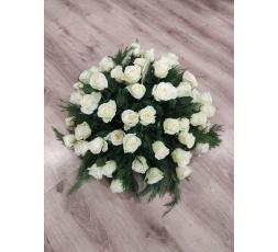 Coussin de rose blanches