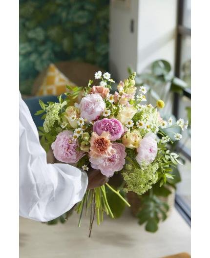 Bouquet du fleuriste avec des pivoines