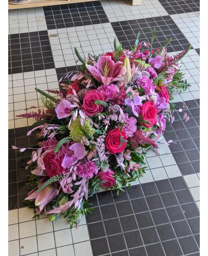 Gerbe de deuil tons roses 