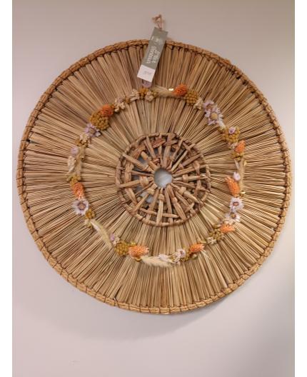 Décoration murale avec fleurs séchées - tons pastels