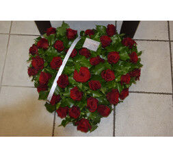 Coeur en roses rouges