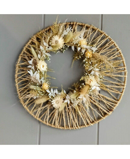 couronne de fleurs séchées