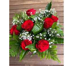 Bouquet  rond roses rouges avec bulle d'eau