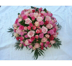 coussin de roses pastels