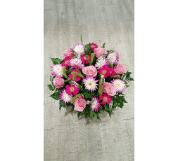 Corbeille de fleur teinte rose