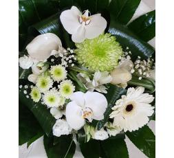 Bouquet rond du fleuriste blanc et vert